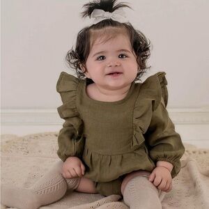 Olive + Cradle Green Linen Baby Romper with Ruffle Sleeves Botton Back 12-18 Mo